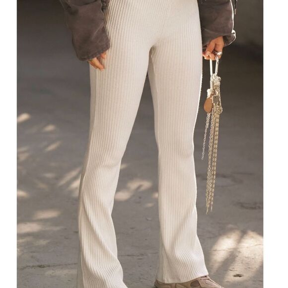 Cream textured flare pants - Picture 2 of 6